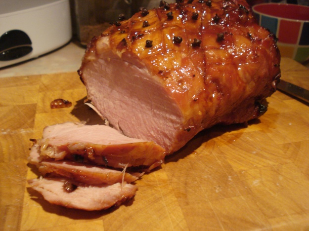 honey-glazed christmas ham